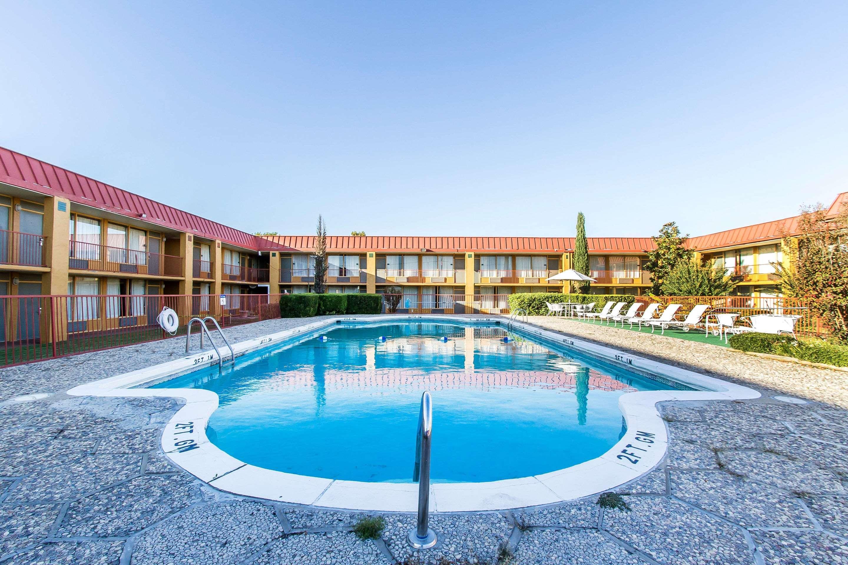 Quality Inn Ada Near University Extérieur photo