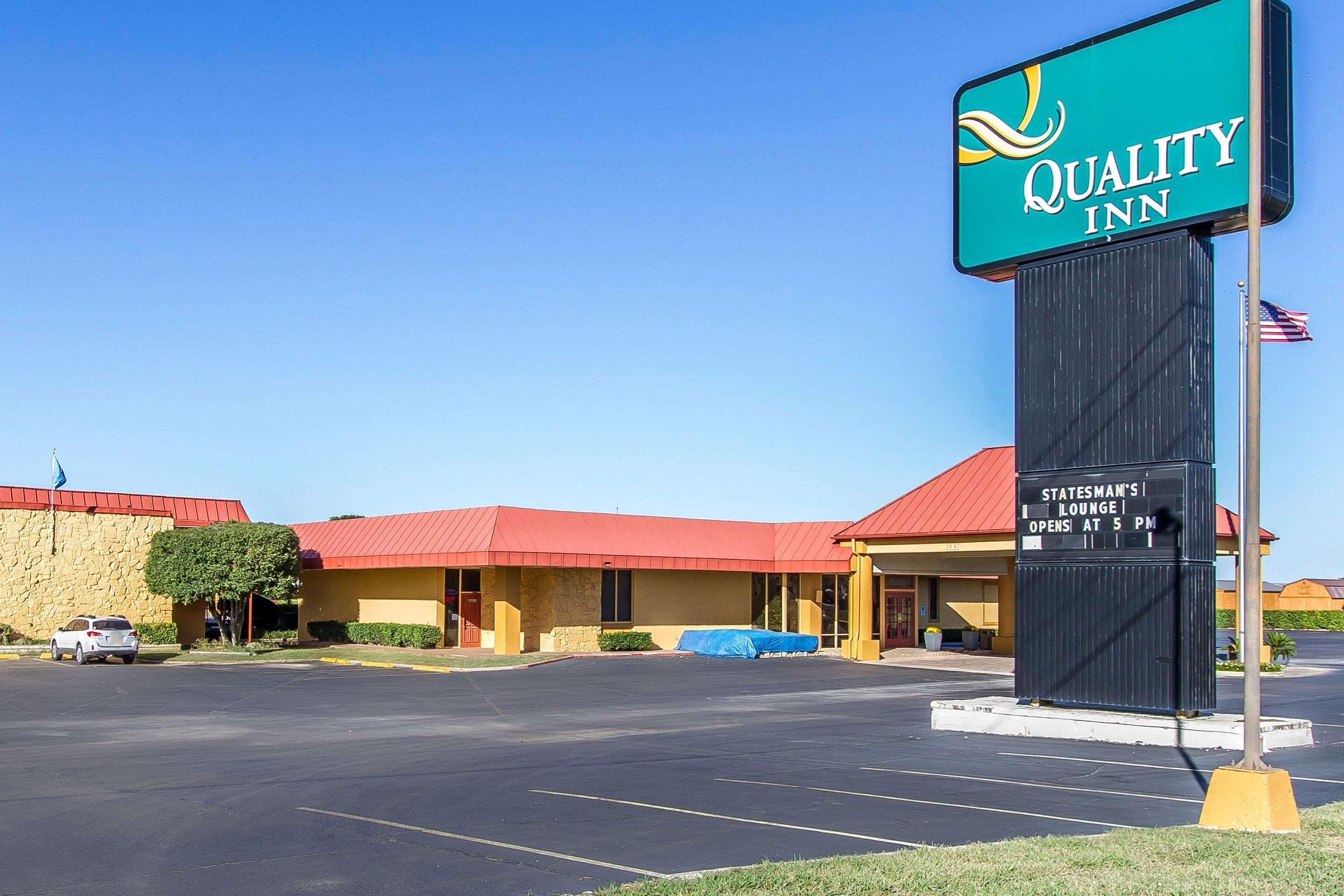Quality Inn Ada Near University Extérieur photo