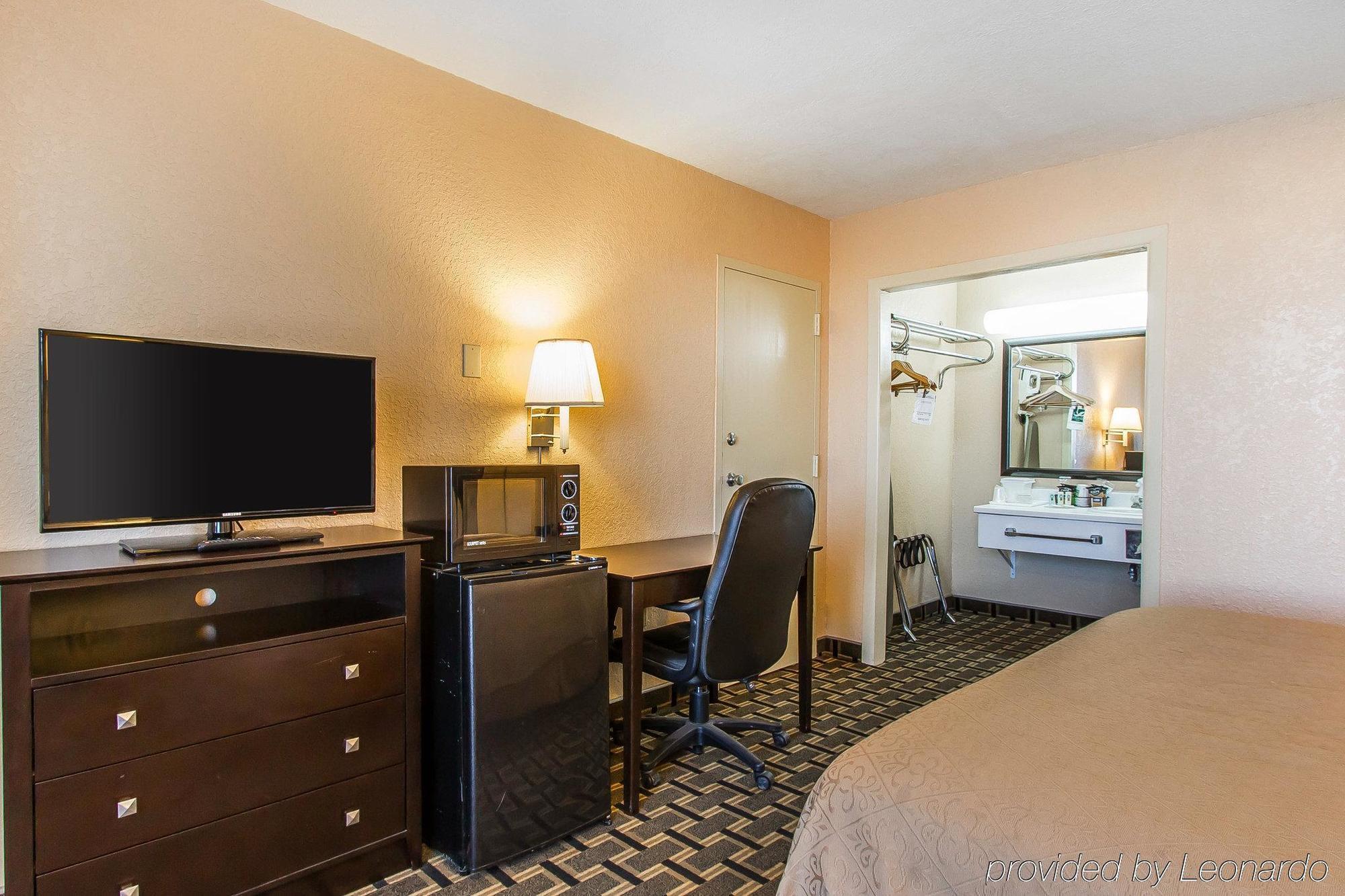 Quality Inn Ada Near University Extérieur photo