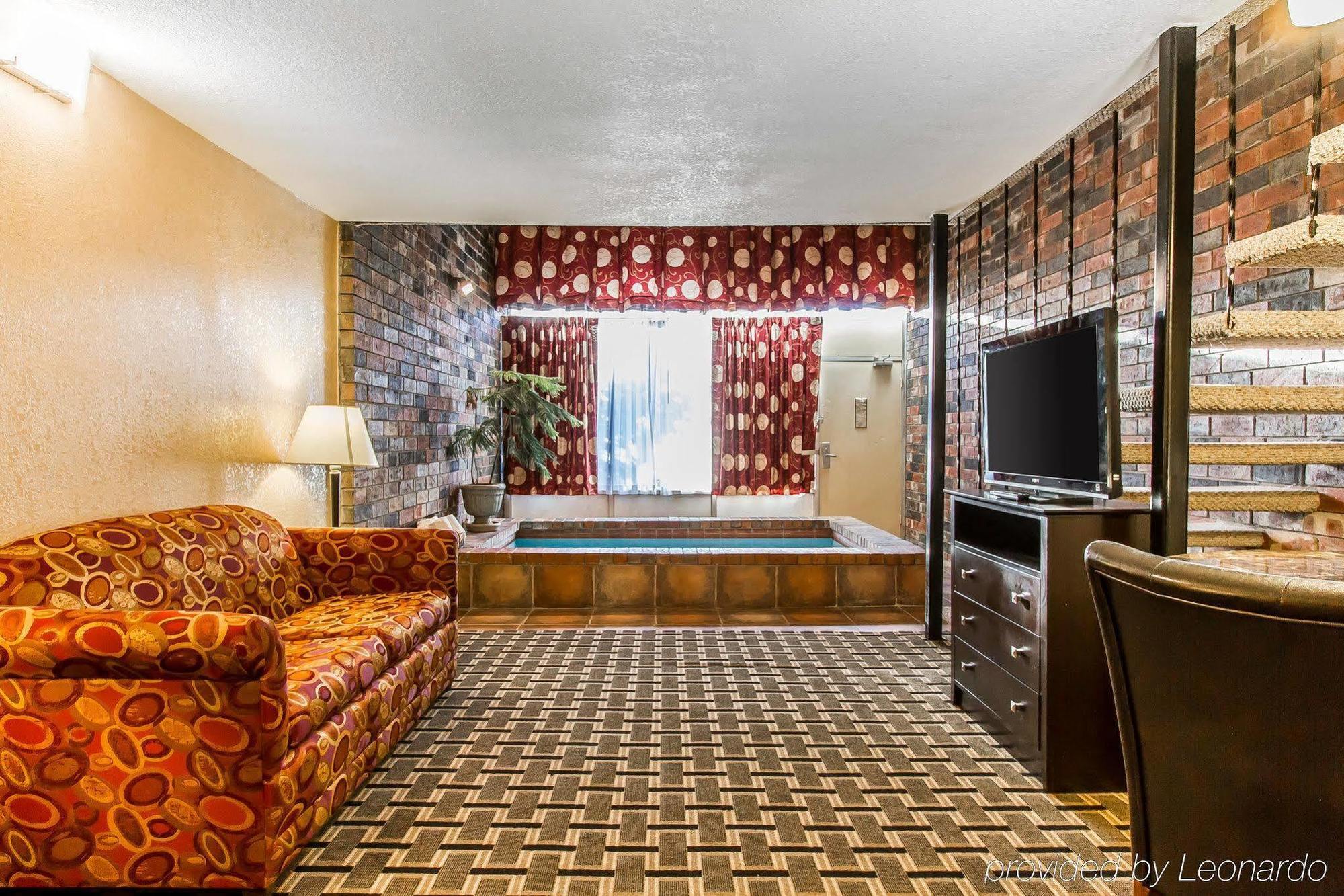 Quality Inn Ada Near University Extérieur photo