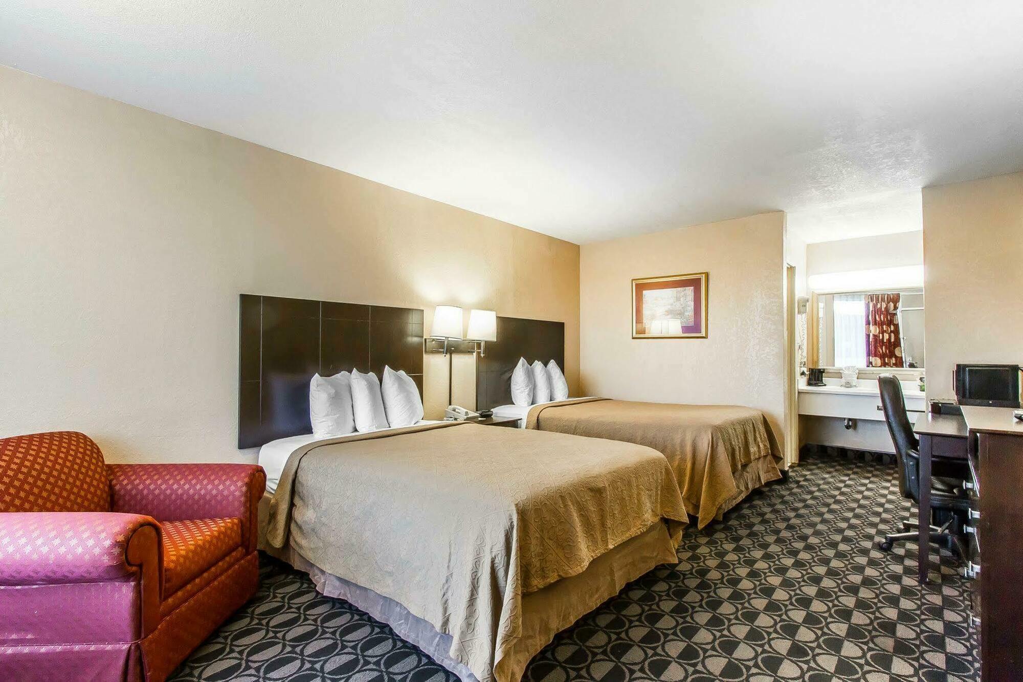 Quality Inn Ada Near University Extérieur photo